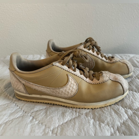 Nike Classic Cortez Premium Linen Sail Snake Print Sneakers  - Women's Size 8.5 - Picture 2 of 8